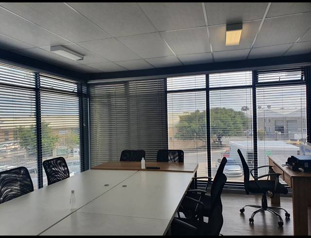287M² FACTORY RENTED IN SAXENBURG PARK 2